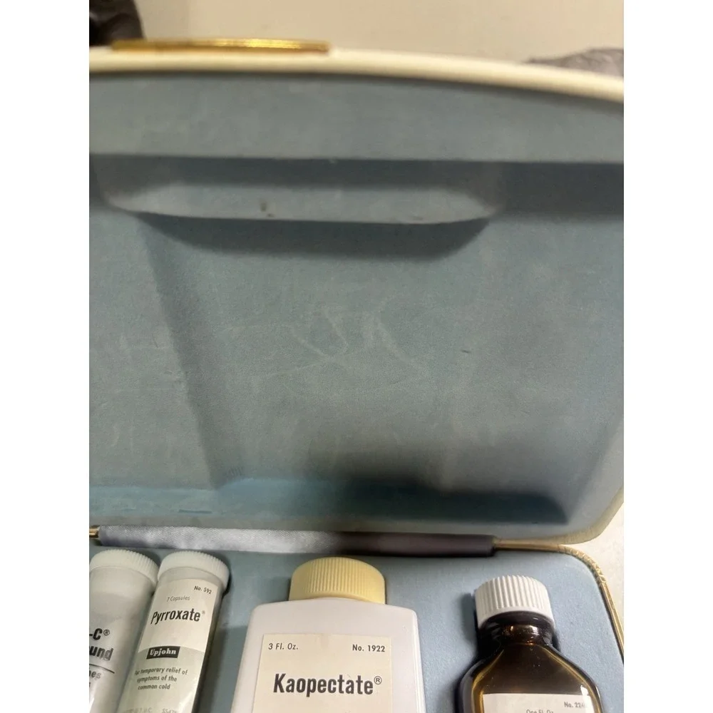 COLLECTIBLE‎ Upjohn Traveling Salesmans Pharmacy Sample Case Incomplete